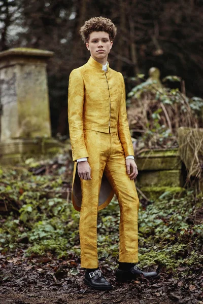 Look 28